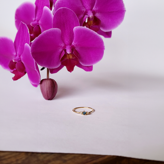 anillo Diana con topacio azul