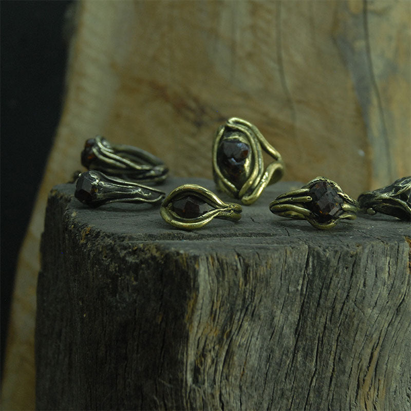 anillo granate bronce