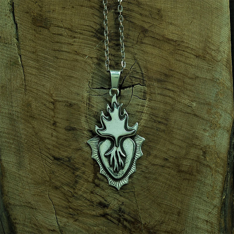 collar corazón de fuego