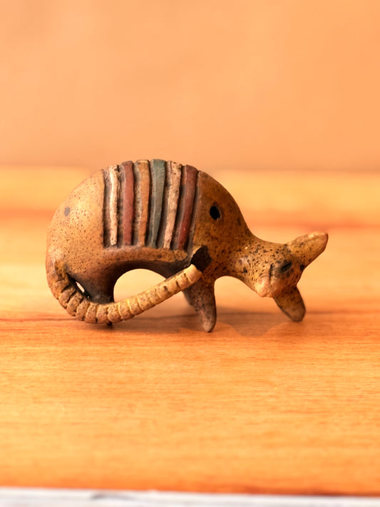 Armadillo flauta barro pulido