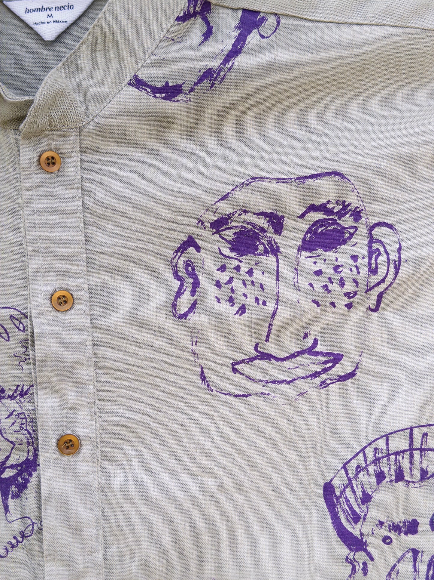 camisa mascaras gris