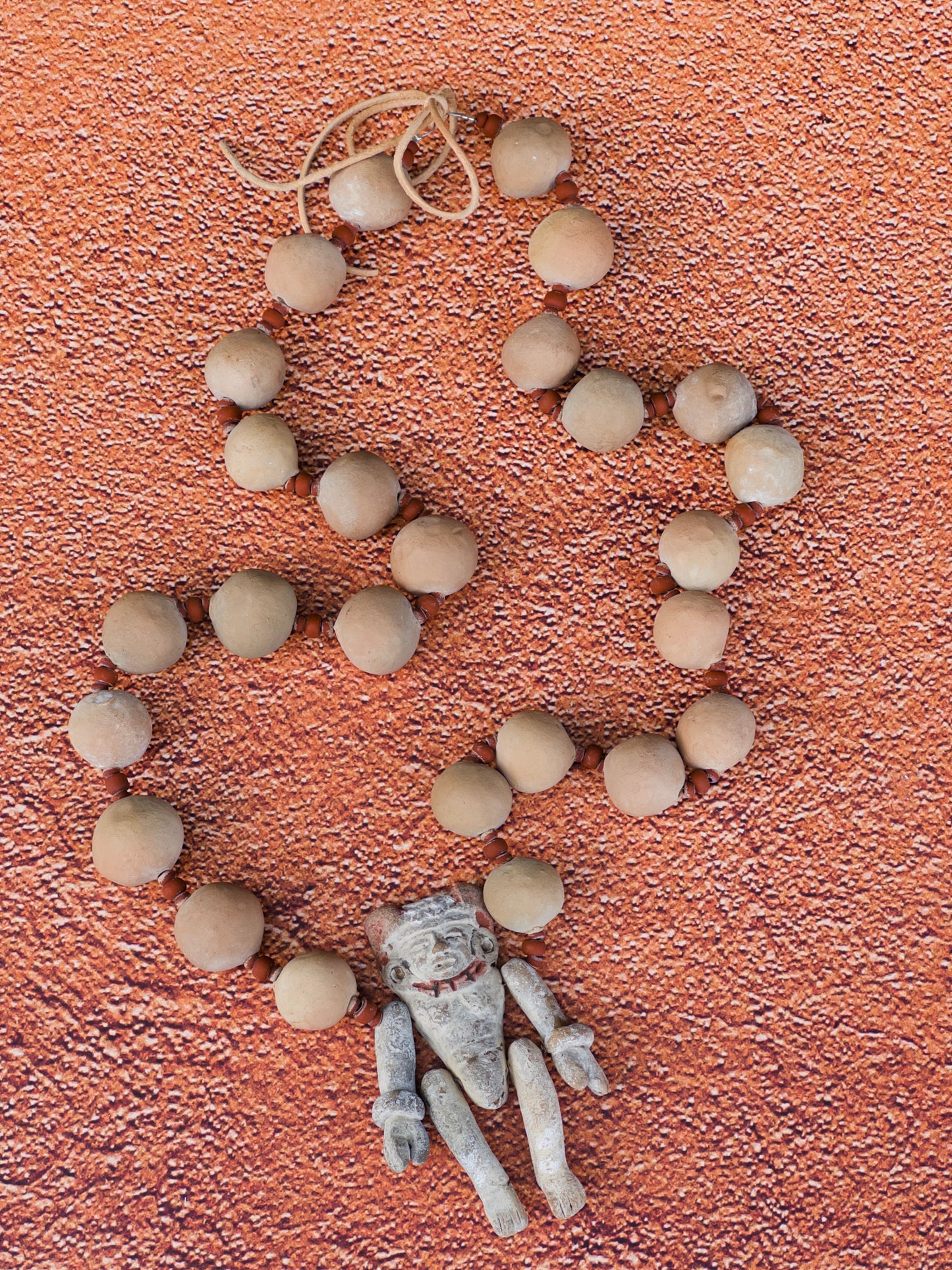 collar cuentas de barro colgante