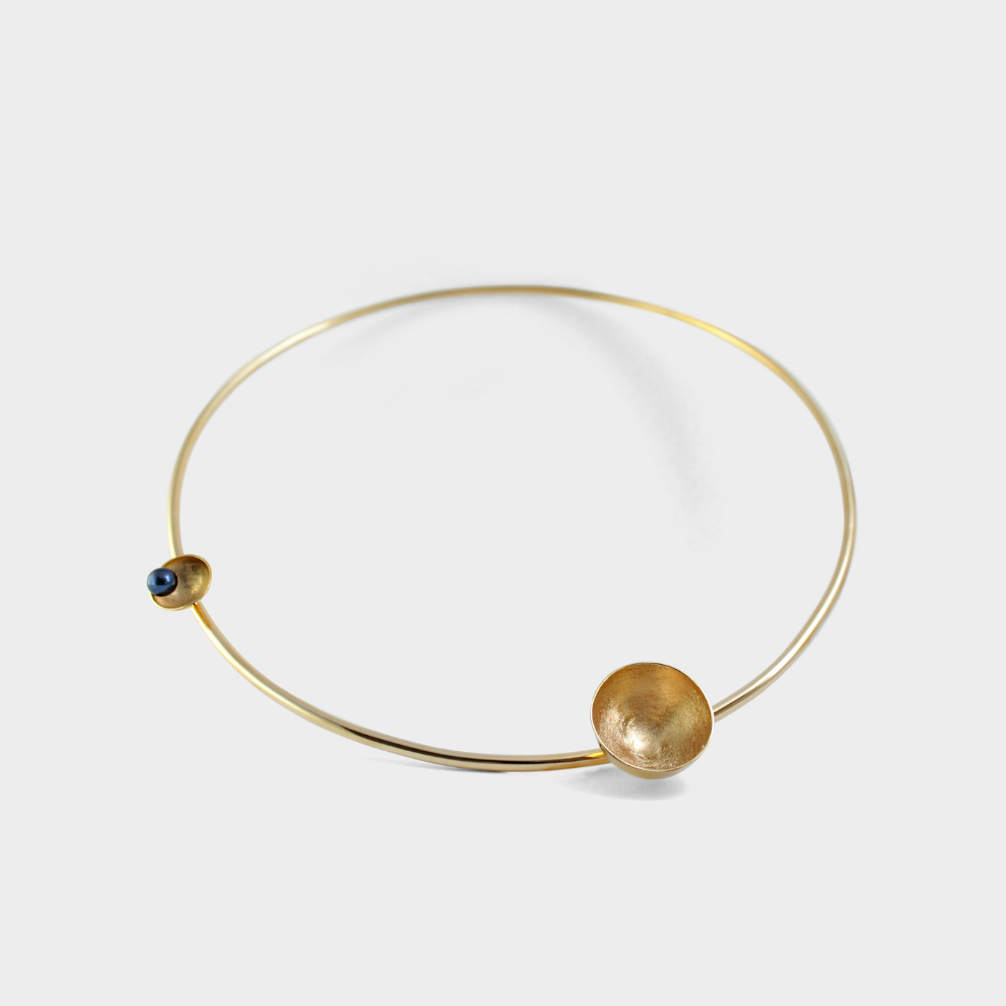 Unix collar eclipse grande chapa de oro