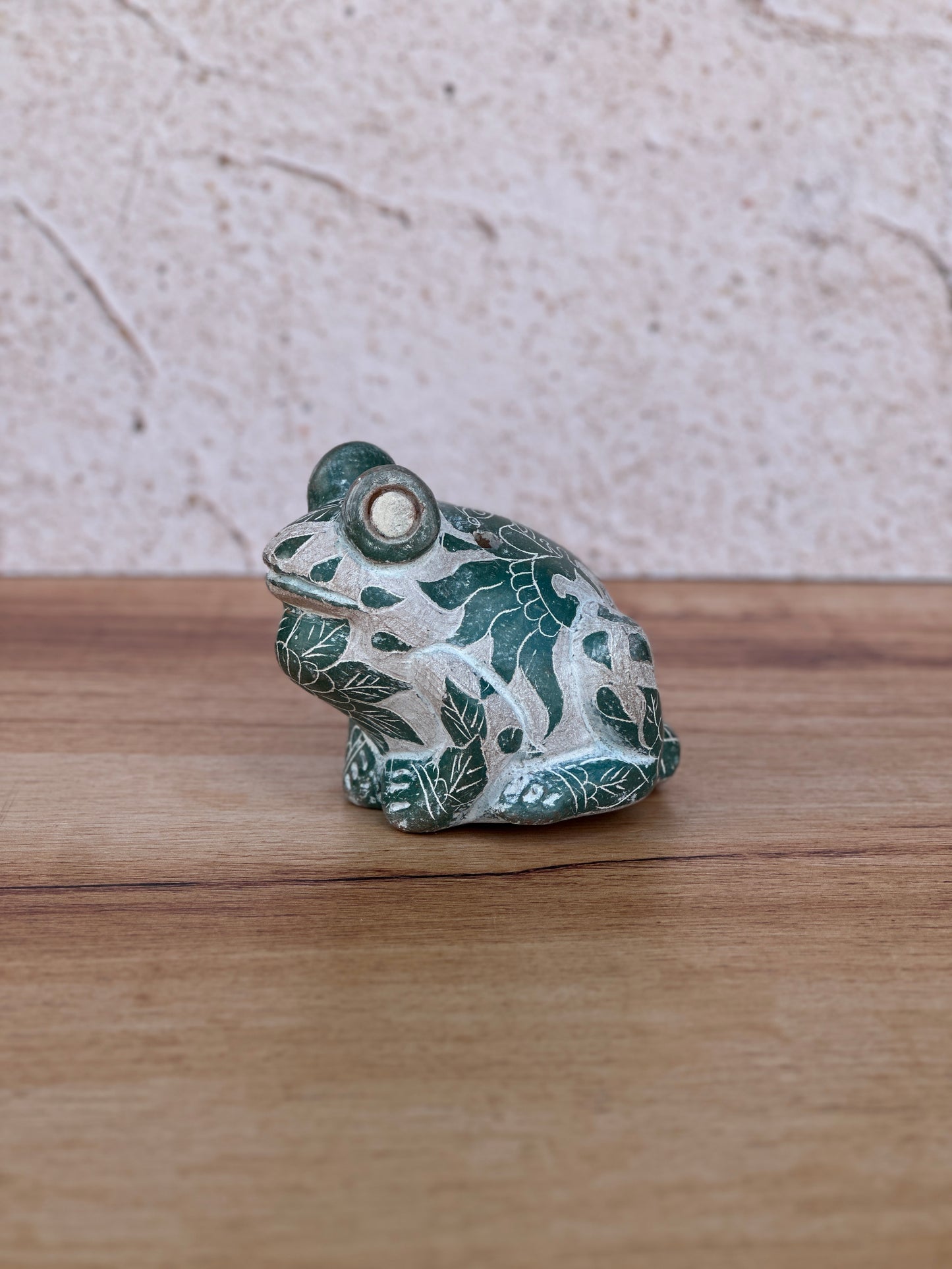 rana acustica mediana con grabado flor