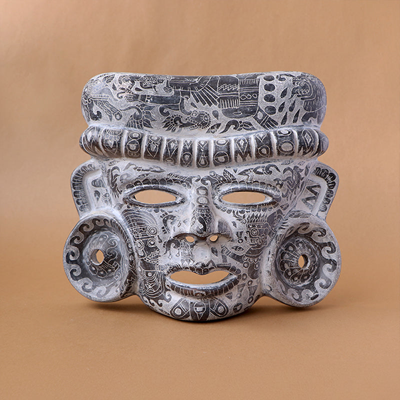 máscara teotihuacana con orejeras