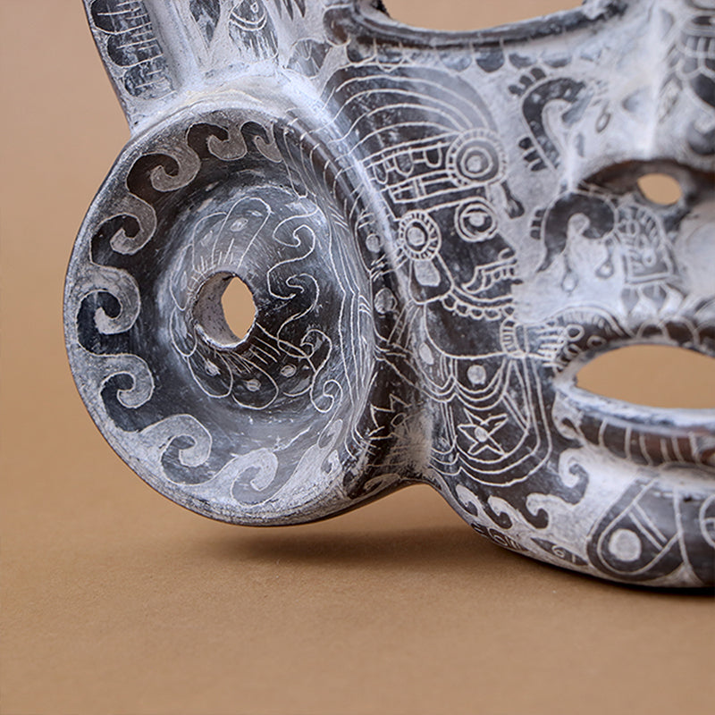 máscara teotihuacana con orejeras