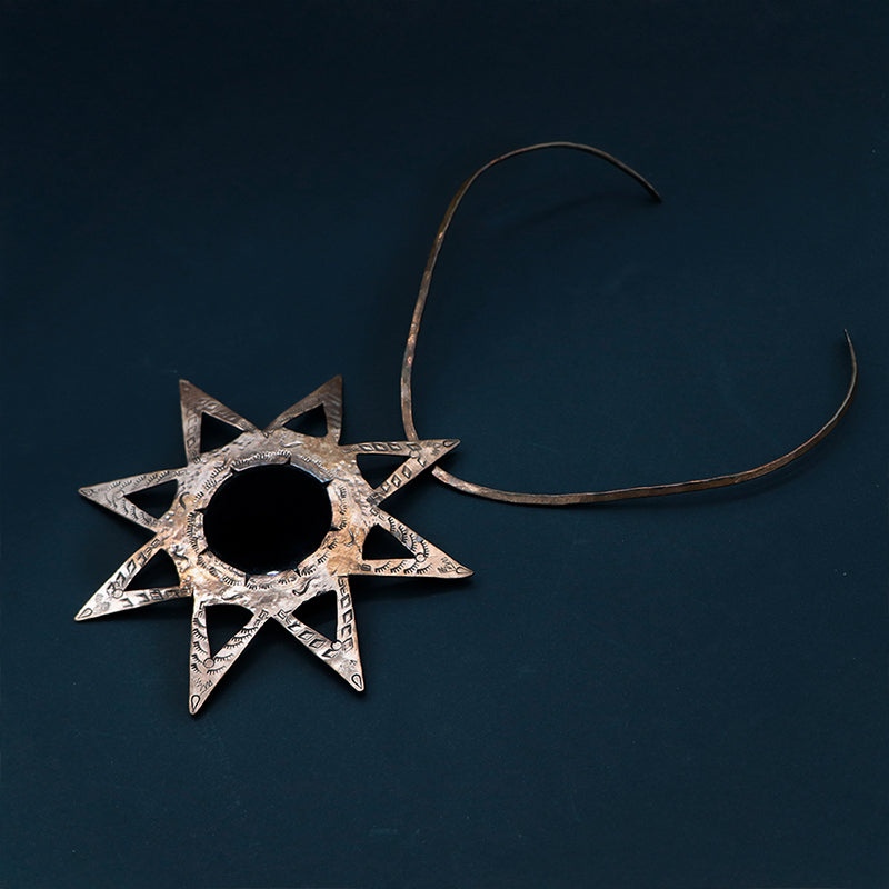 Collar sol y espejo de obsidiana