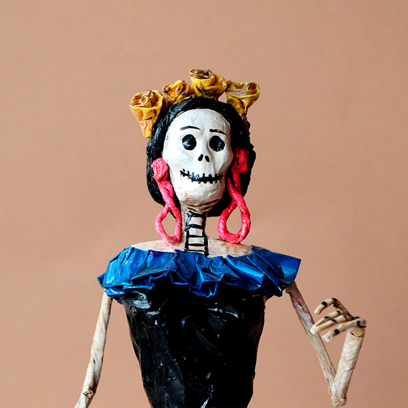 catrina con diadema de flores