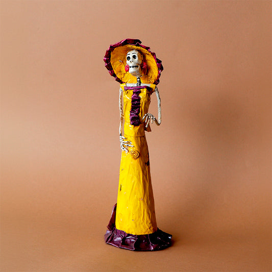 catrina con sombrero amarillo
