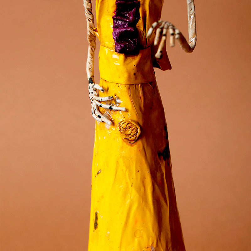 catrina con sombrero amarillo