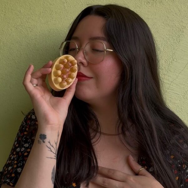 Jabón corporal masajeador mango