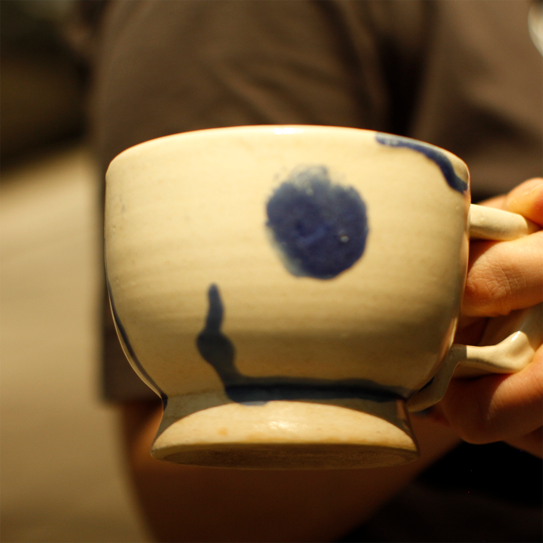 tasas blancas con escurridas