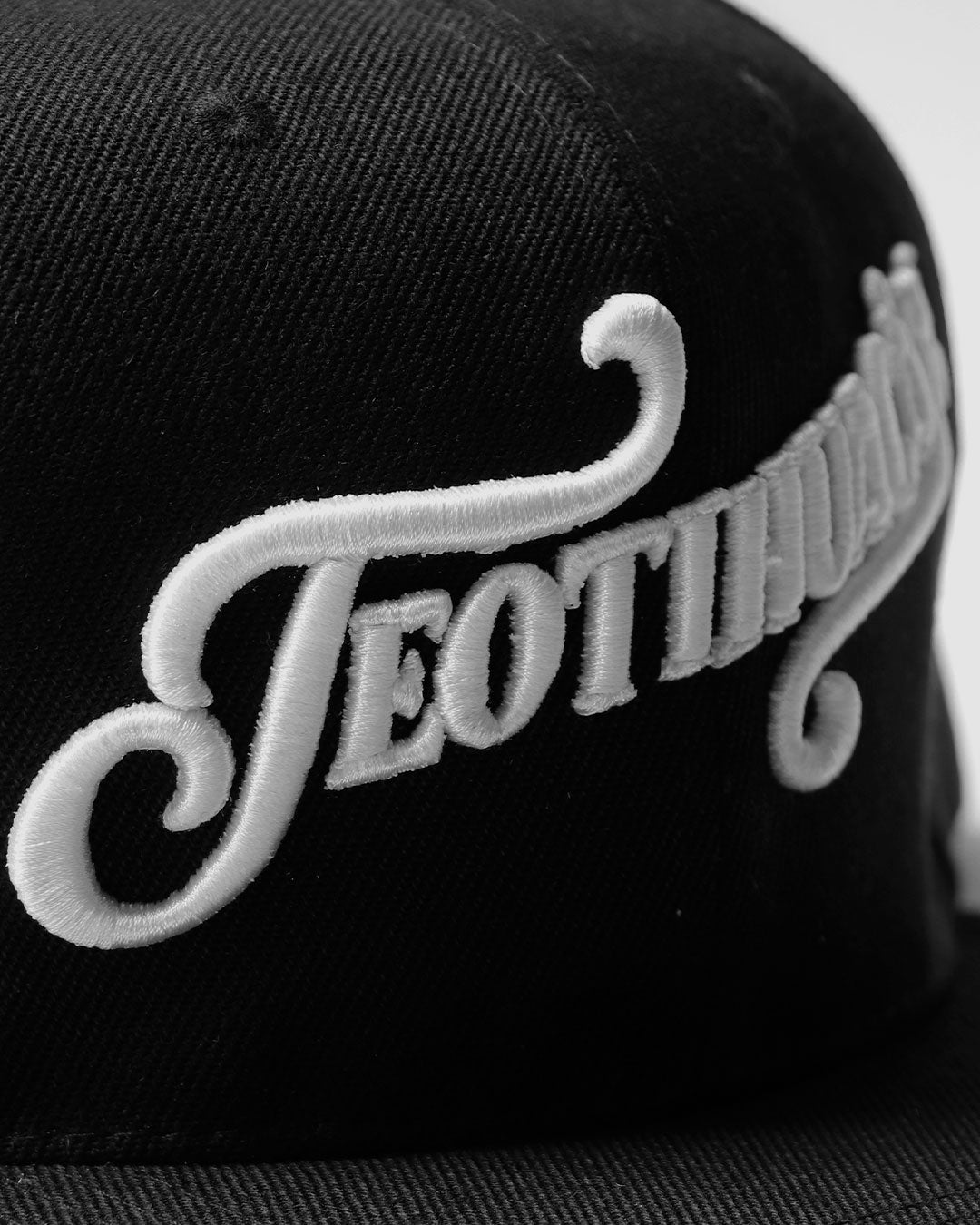 Gorra con visera plana Teotihuacán