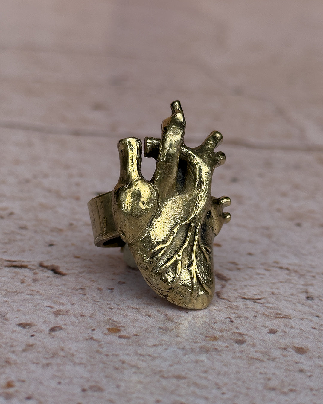 anillo corazón mediano