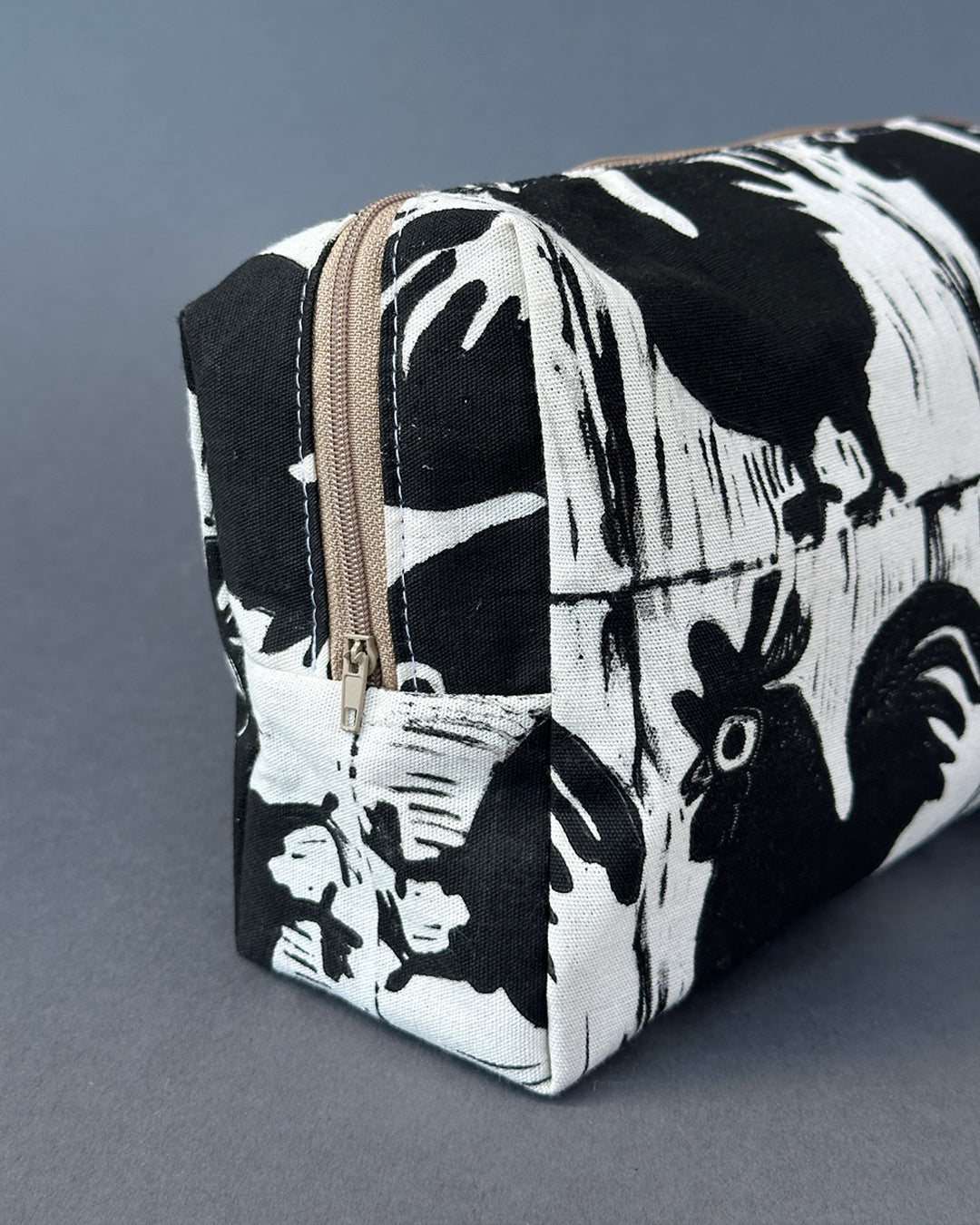 cosmetiquera gallo negro