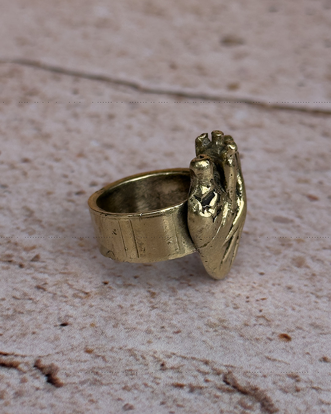 Anillo corazón mediano
