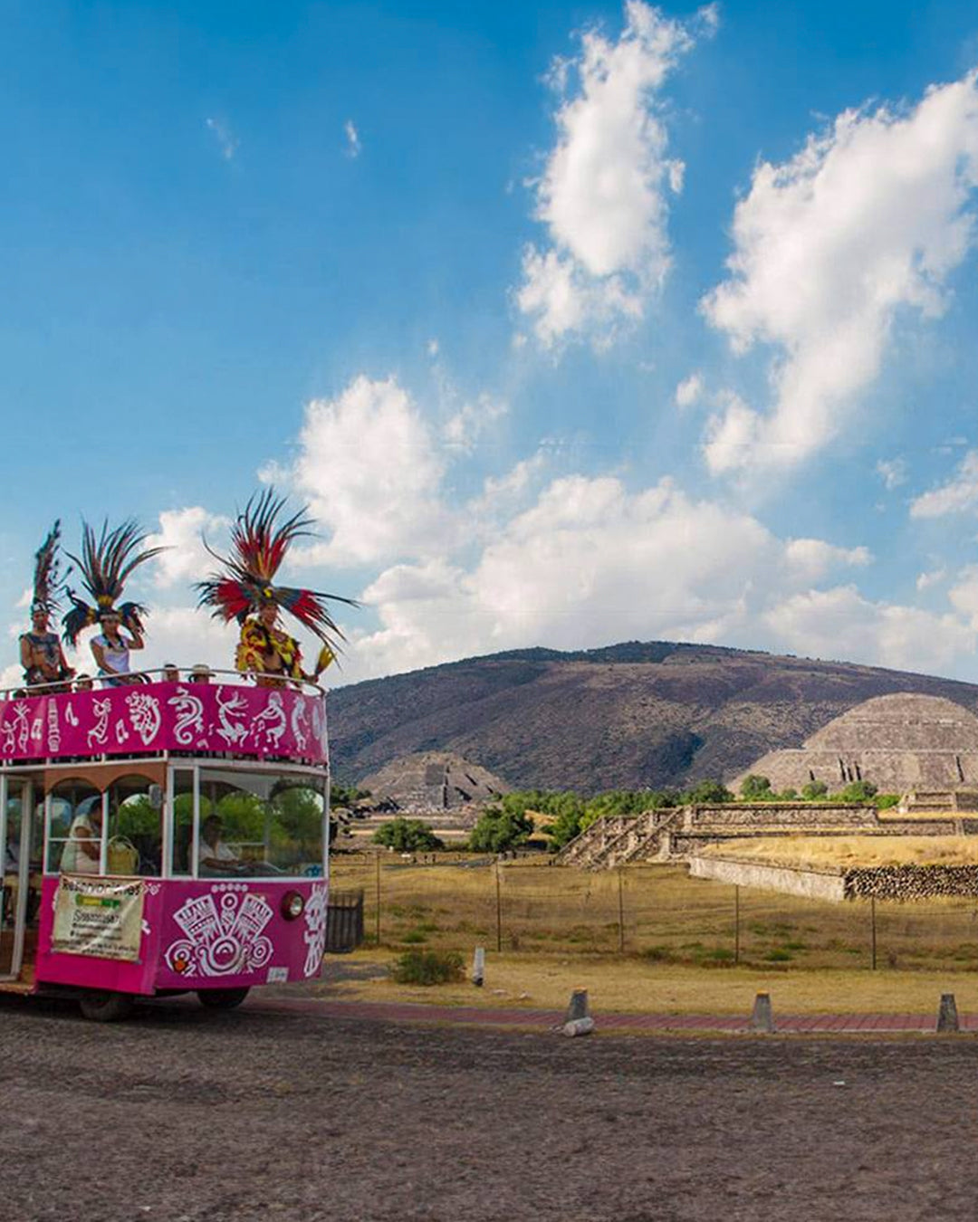 Descubre Teotihuacán a bordo del Quetzalbus