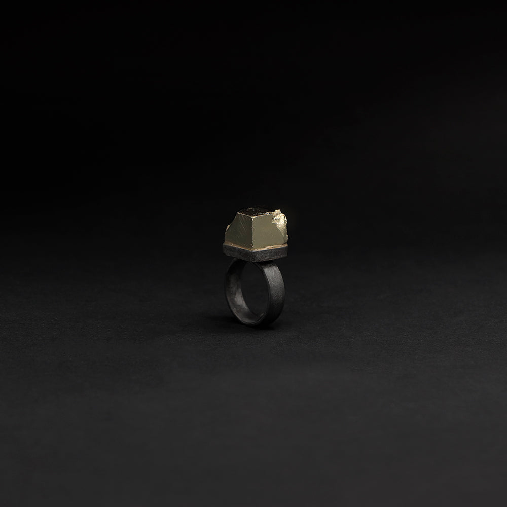 Anillo cubo de pirita