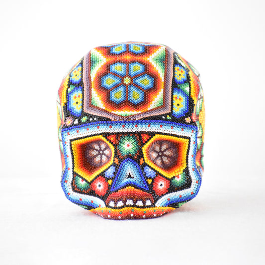 cráneo huichol multicolor
