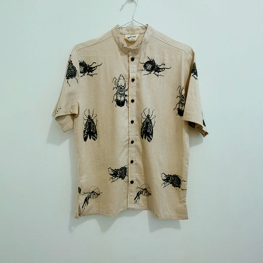 camisa bichos sand