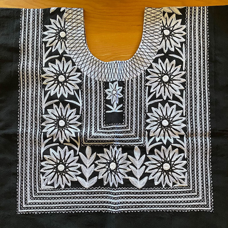 huipil margarita negro y blanco
