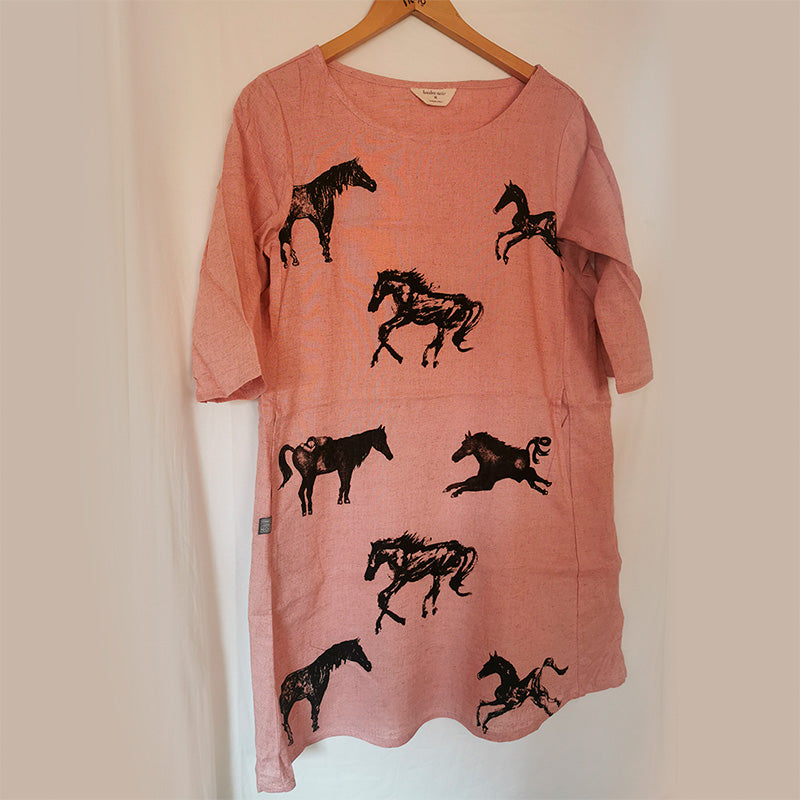 vestido caballos salvajes