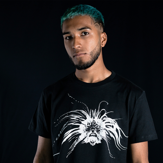 penacho playera negra