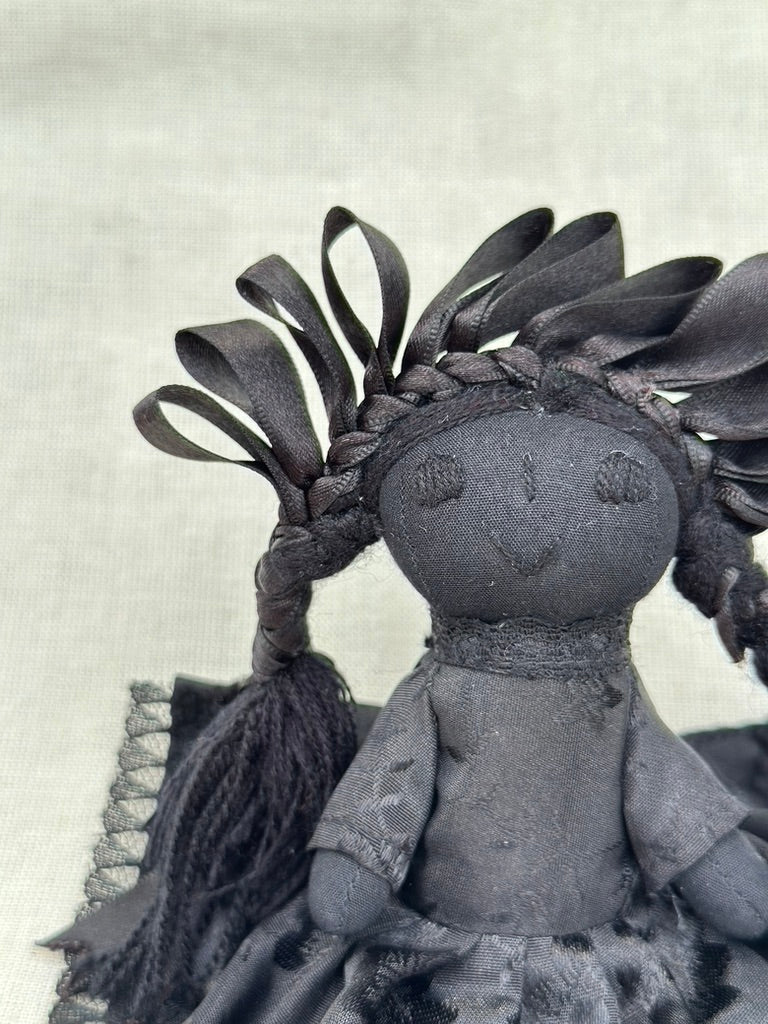Muñeca Lele total black mini