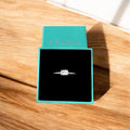 anillo Liza  plateado con cuarzo blanco