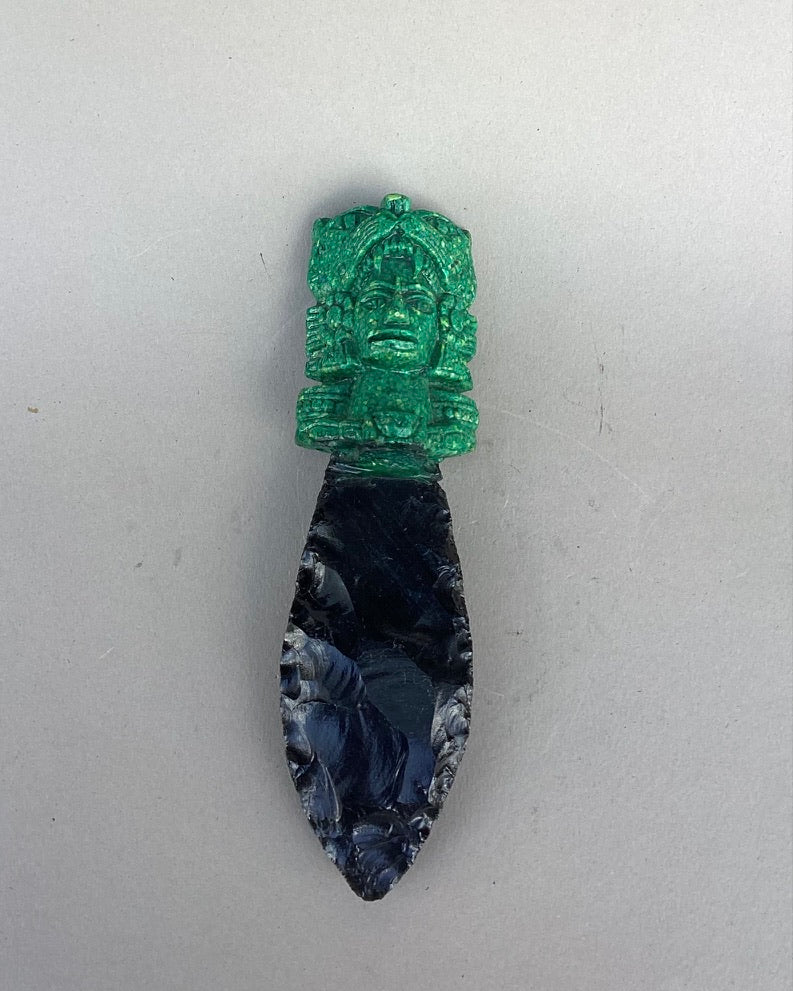 cuchillos ceremoniales de obsidiana con malaquita, grandes.