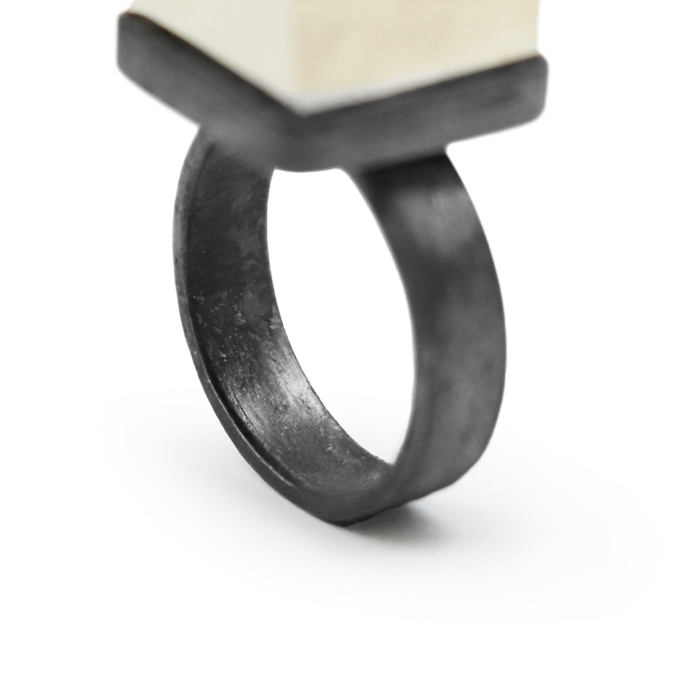 Anillo cubo de pirita