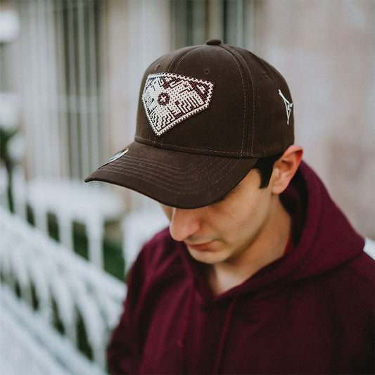 gorra curva café águila