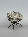 especimen  tremolita  con base