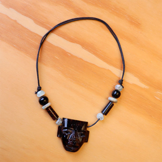collar máscara teotihuacana de obsidiana
