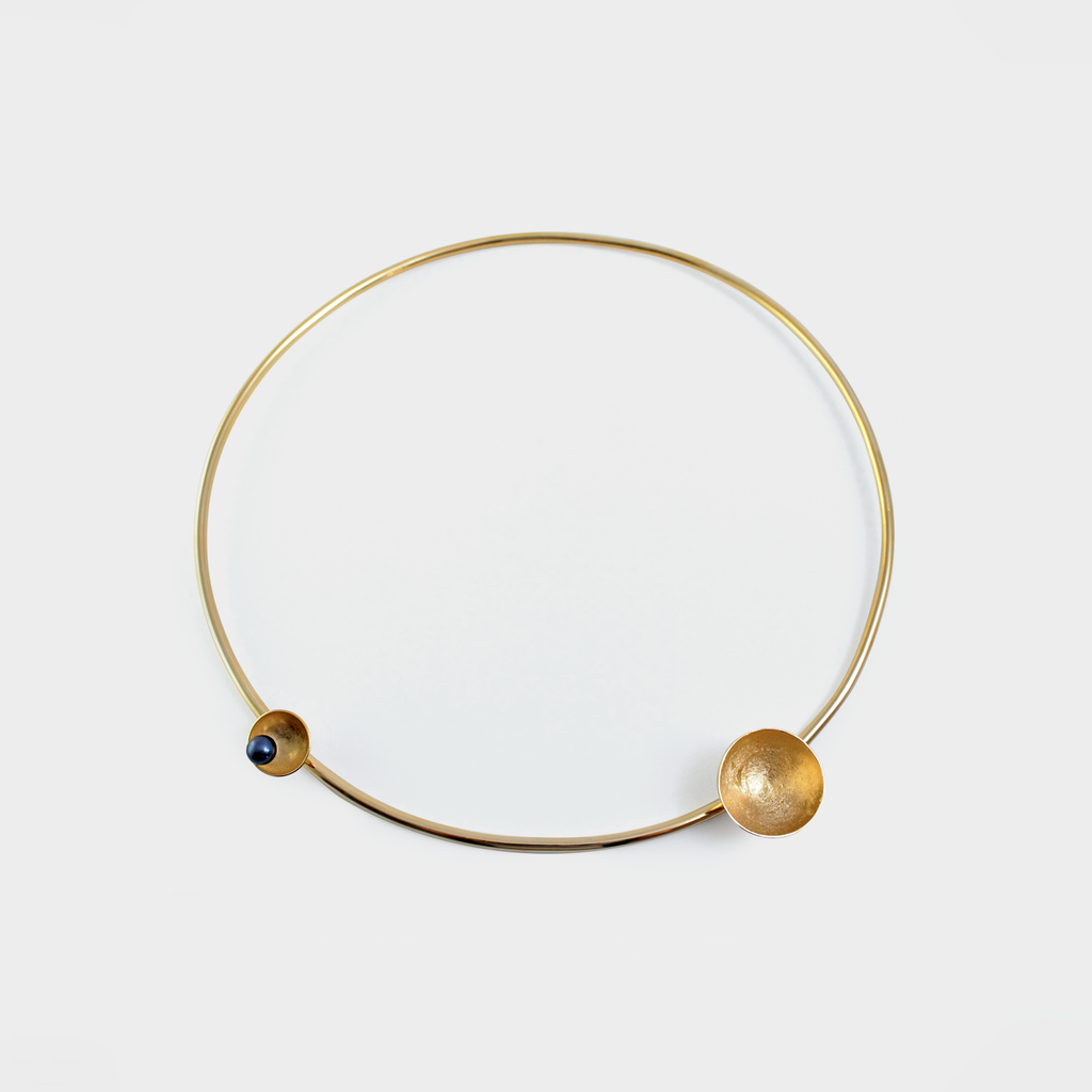Unix collar eclipse grande chapa de oro