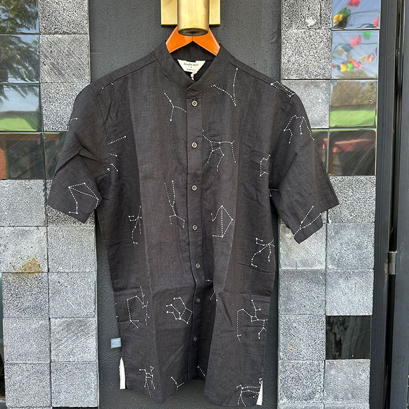 Camisa constelaciones negra