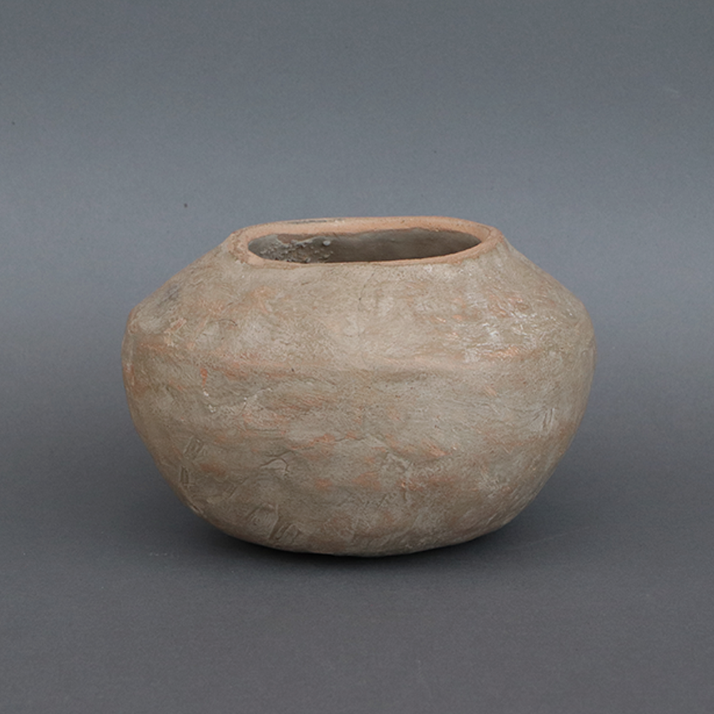 Vasija de barro mediana ancha