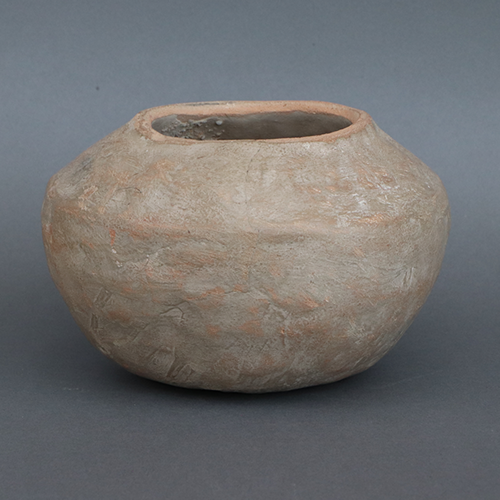 Vasija de barro mediana ancha