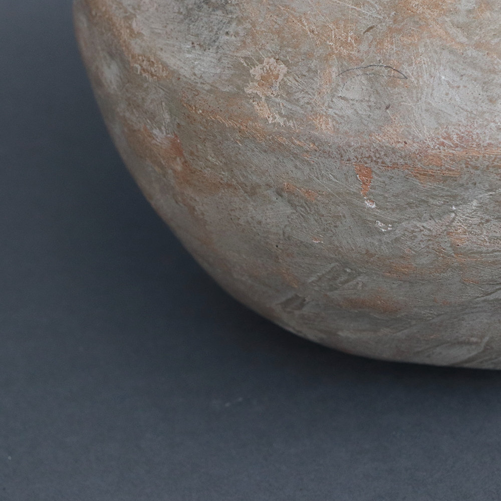 Vasija de barro mediana ancha