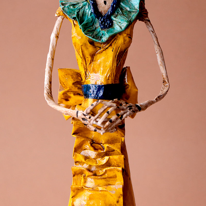 catrina con vestido amarillo