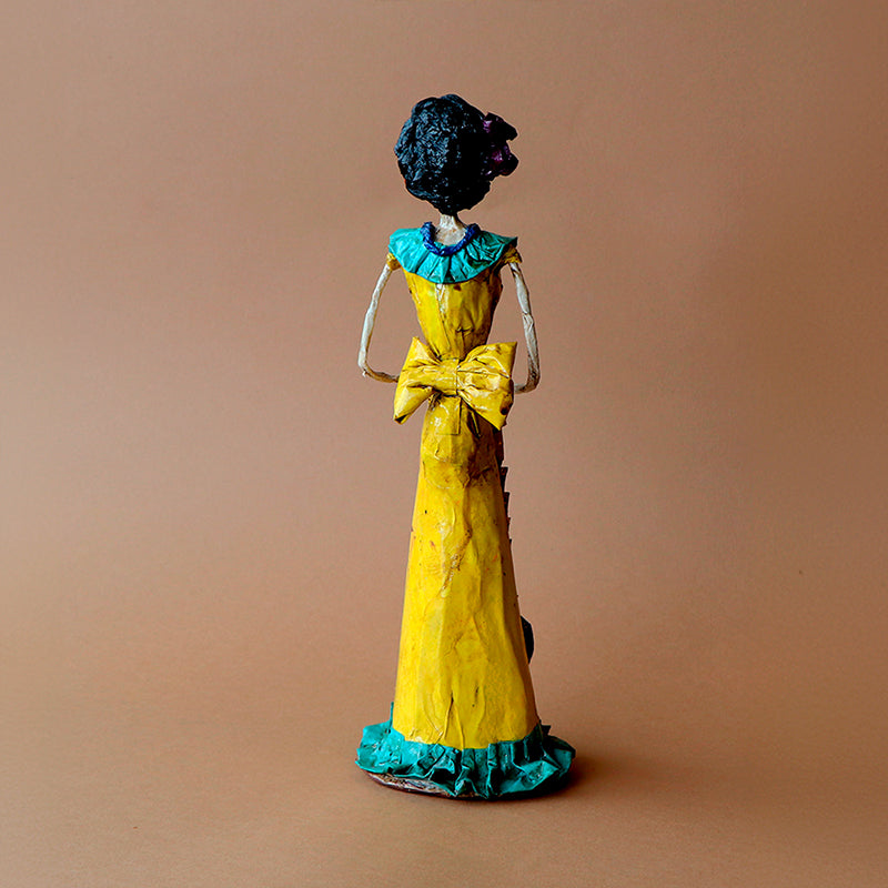 catrina con vestido amarillo
