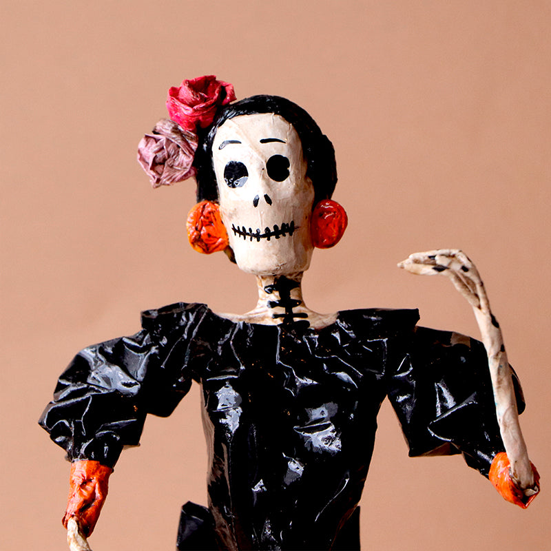 catrina con vestido negro