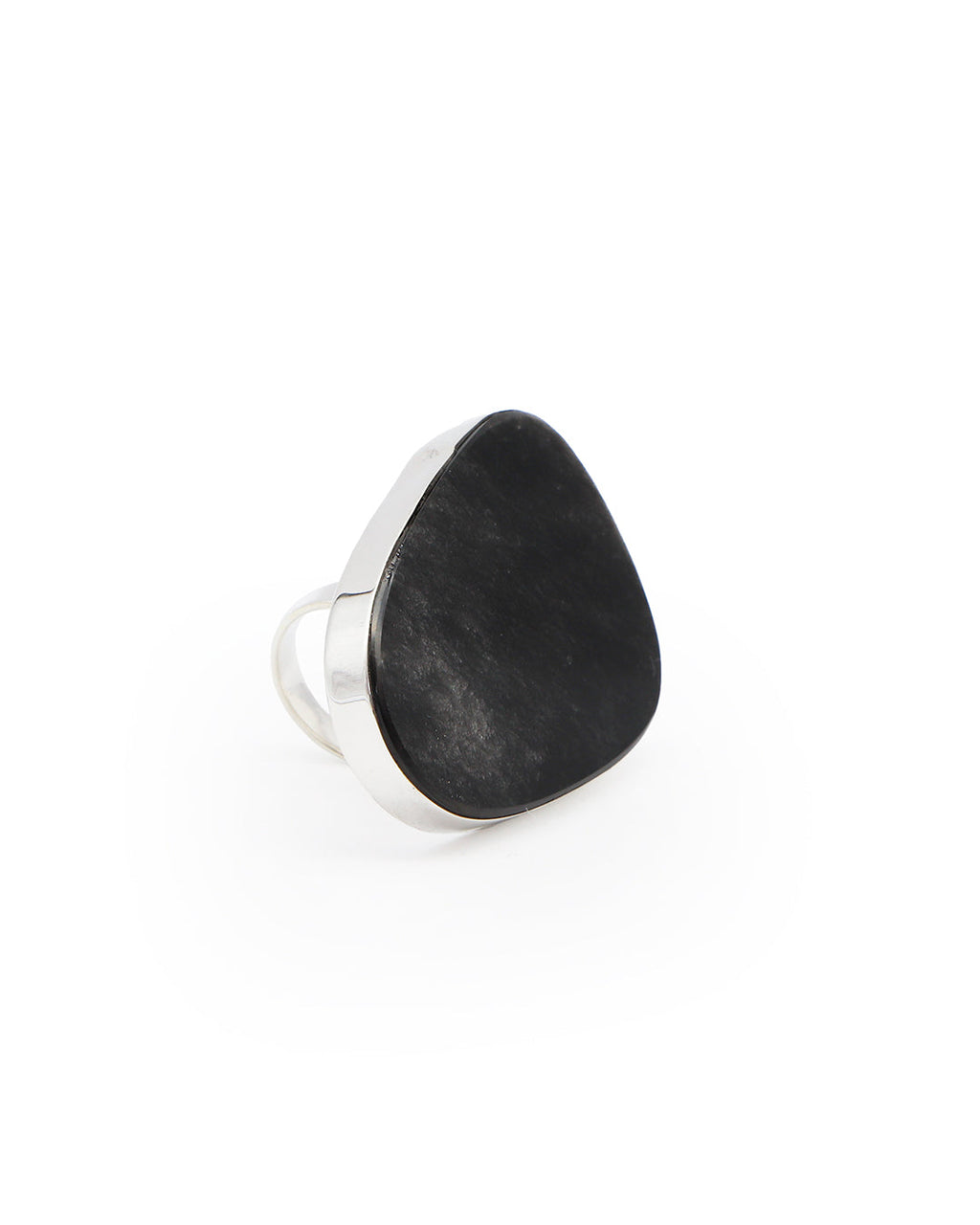 Anillos amorfos de obsidiana negra