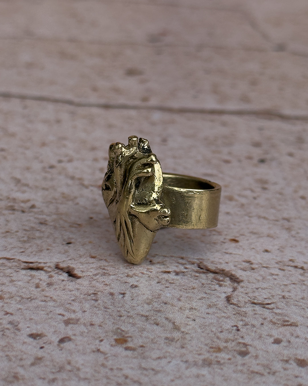 anillo corazón mediano