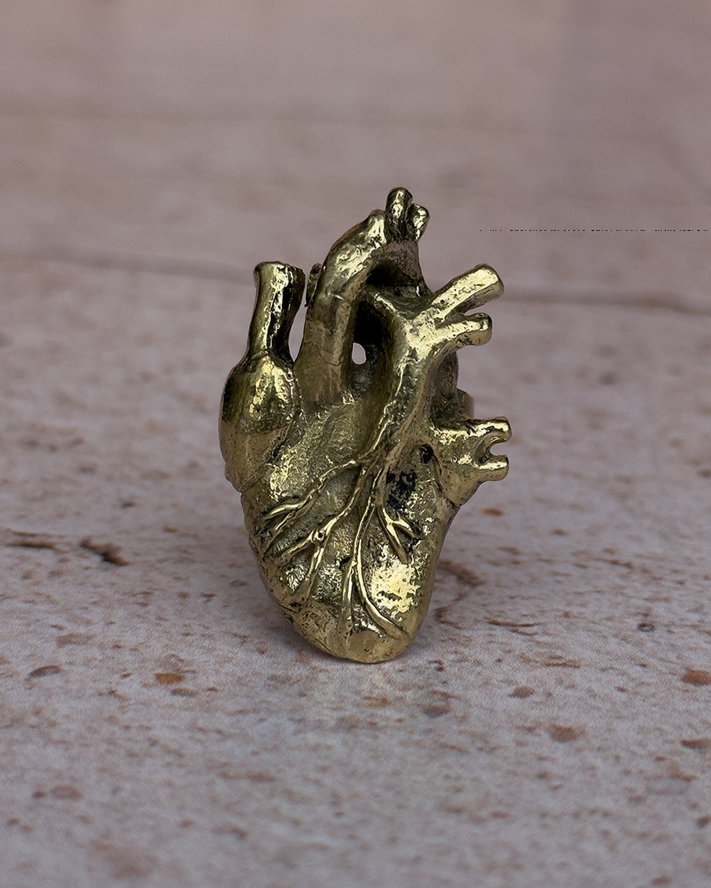 anillo corazón mediano