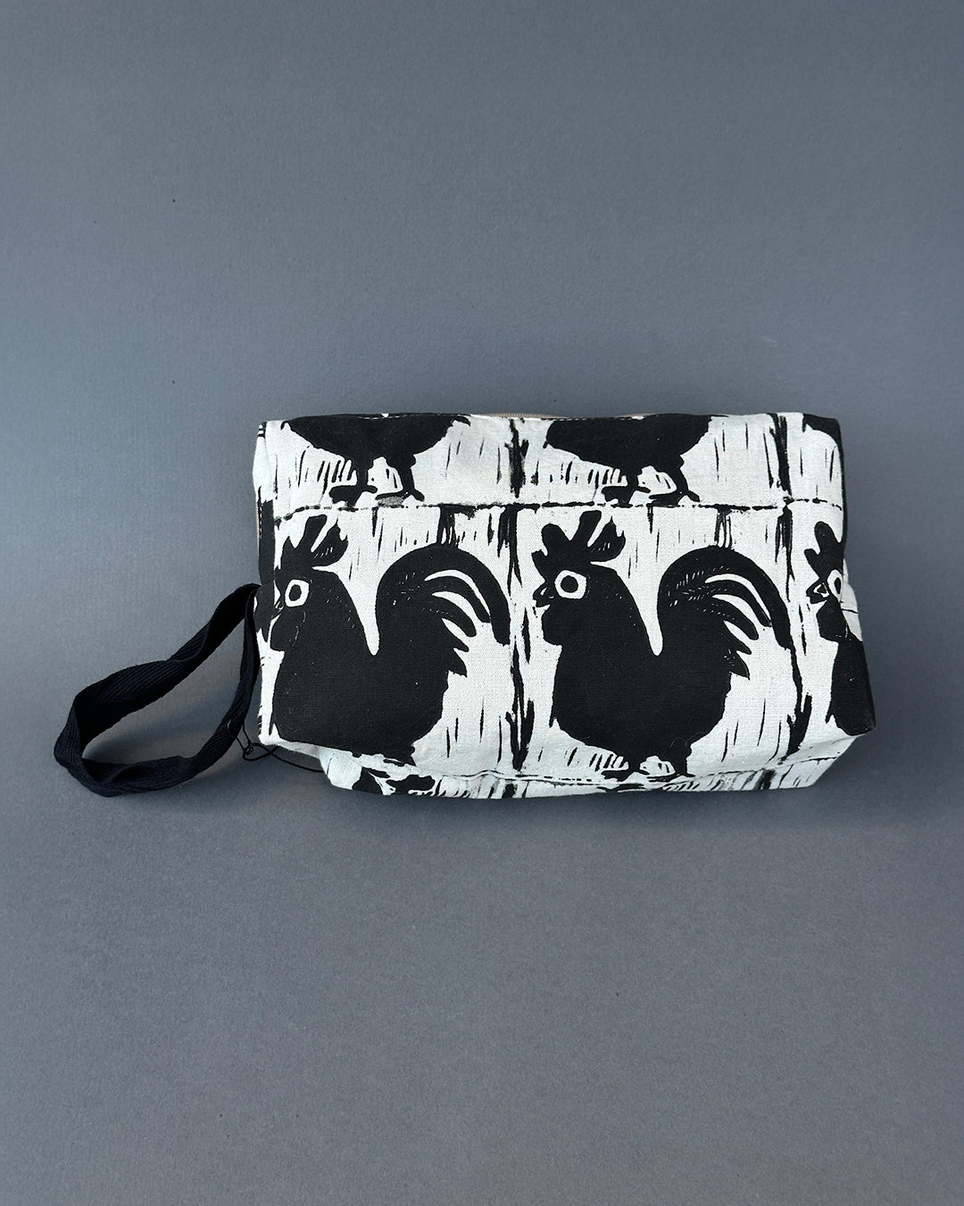 cosmetiquera gallo negro