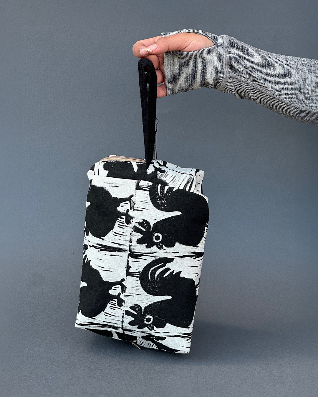 cosmetiquera gallo negro