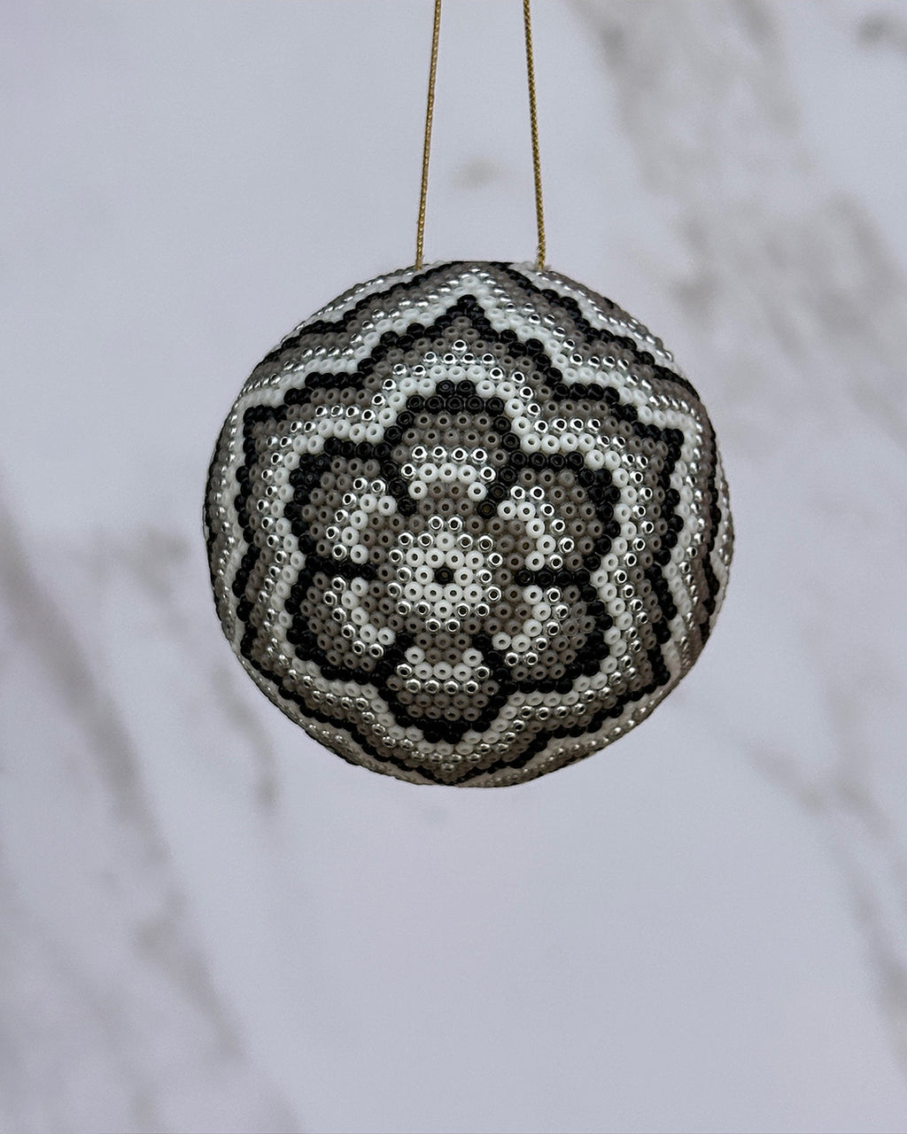 Esfera flor gris