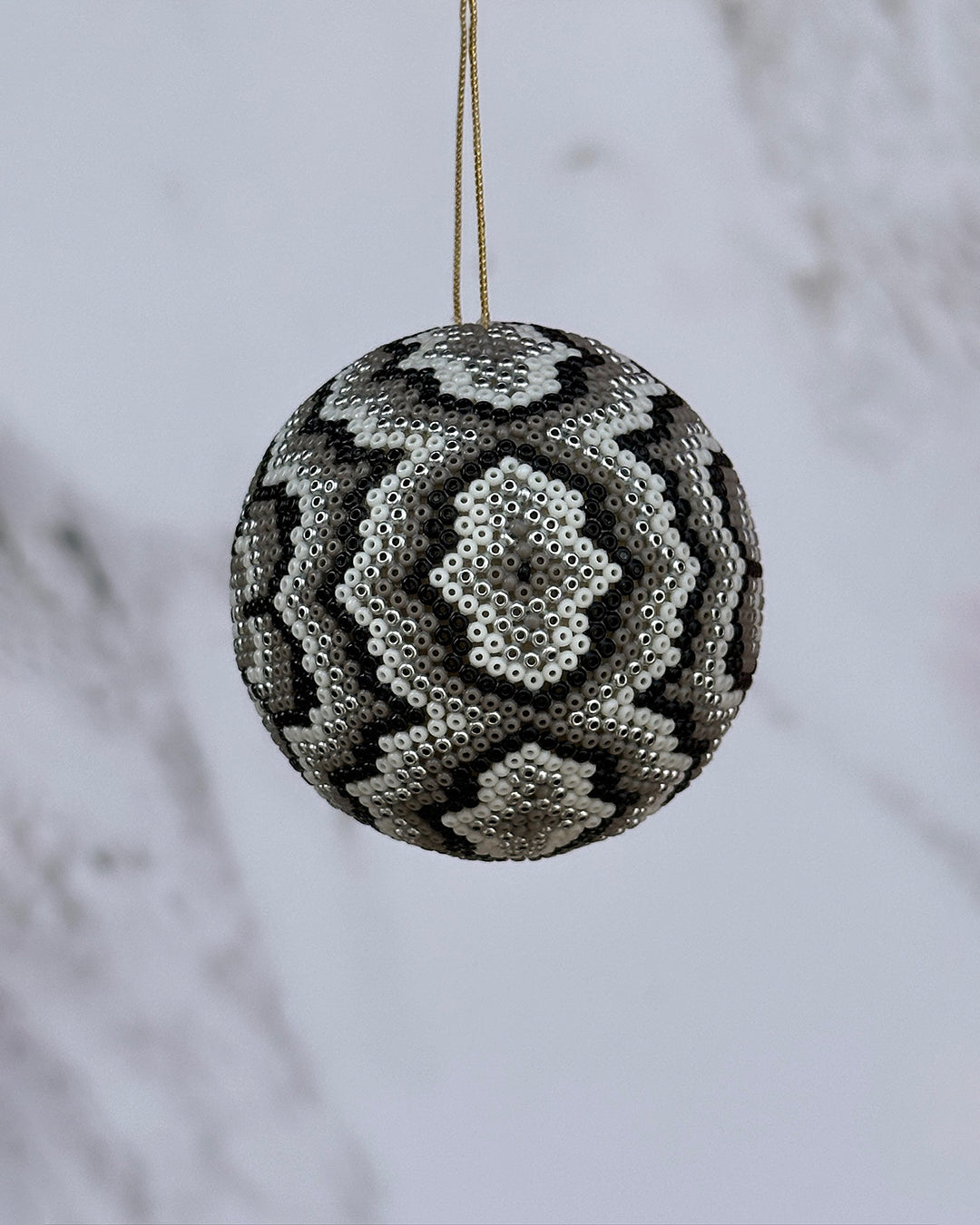 Esfera flor gris