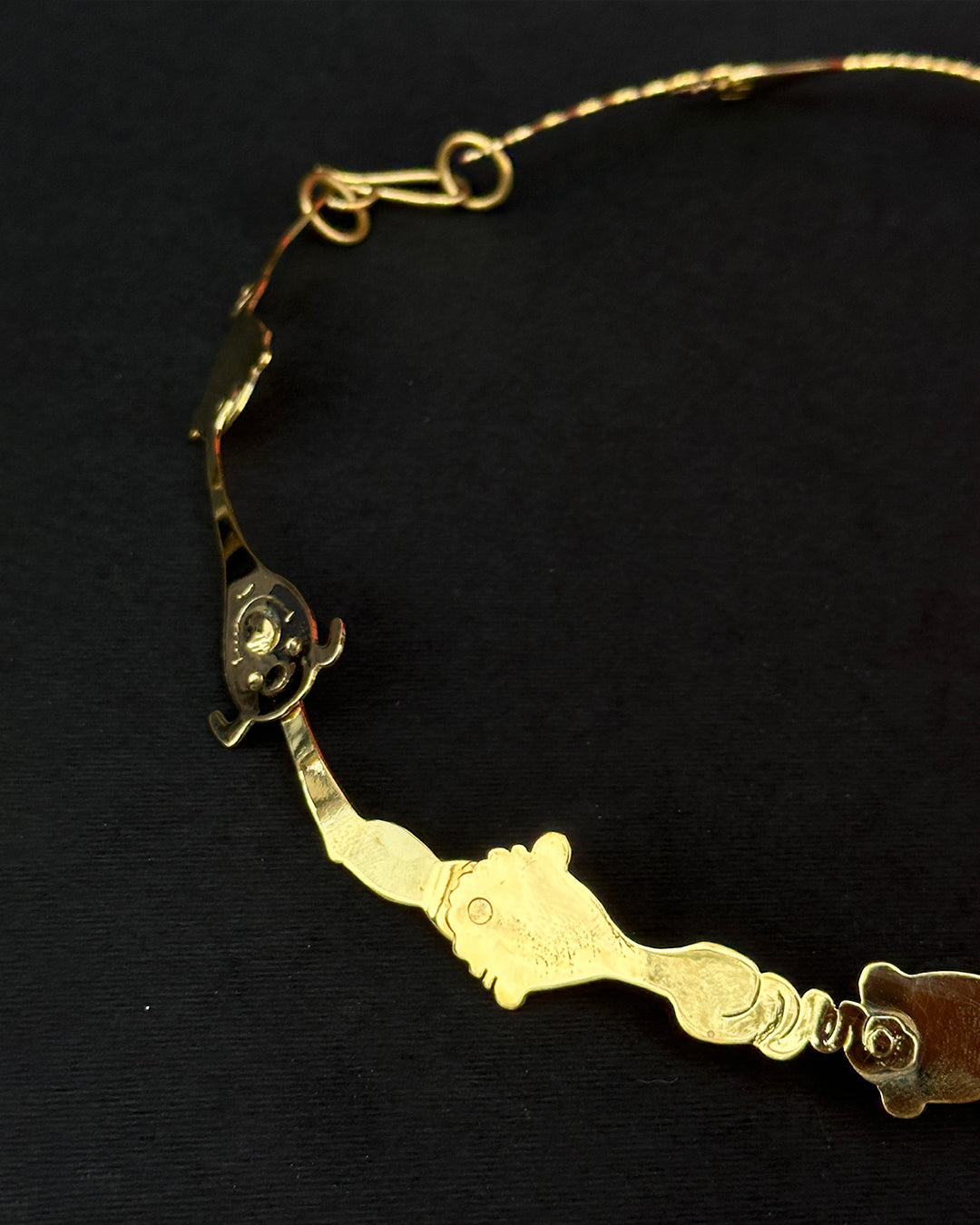 gargantilla monos de pernos